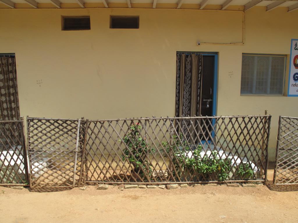 Om Shiva Guest House Hampi Exterior foto